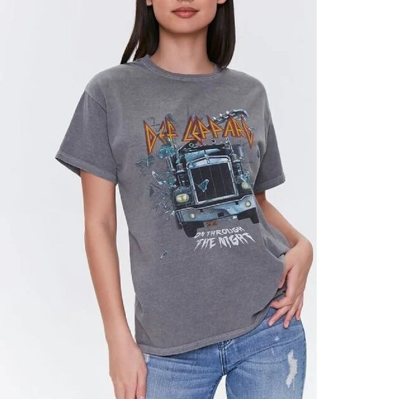 Def Leppard On Through The Night Boyfriend Official T-Shirt M/L fits L NWT - Picture 1 of 4